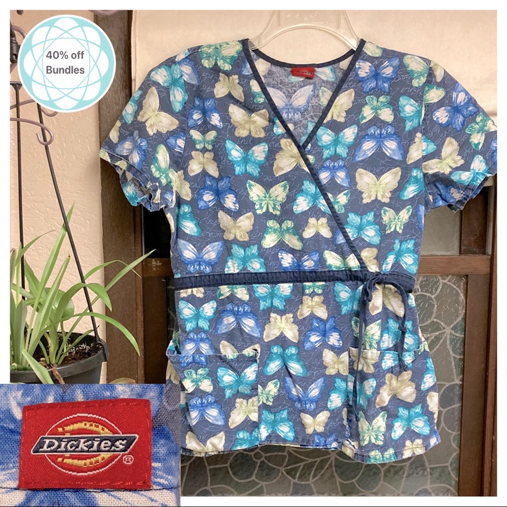 👛Scrub top ($2 if bundled) by Dickies. blue/multi butterfly pattern. S or M?